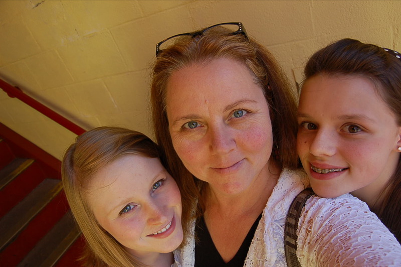 girlsandsusan.jpg girlsandsusan.jpg